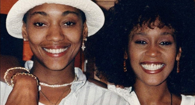 Robyn Crawford, supuesta amante de Whitney Houston, anuncia sus memorias