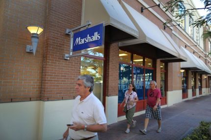 Hombre dice que la tienda de Marshalls lo despidió por ser gay 2