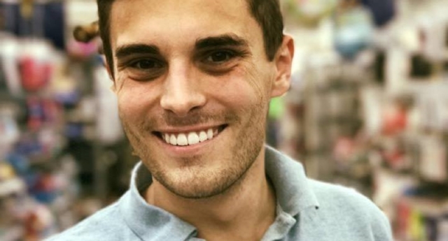 Hombre golpeado porque sus atacantes 'pensaban que era gay'