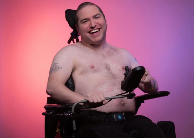 "Quiero ser consumido como un objeto sexual" dice el creador de #DisabledPeopleAreHot