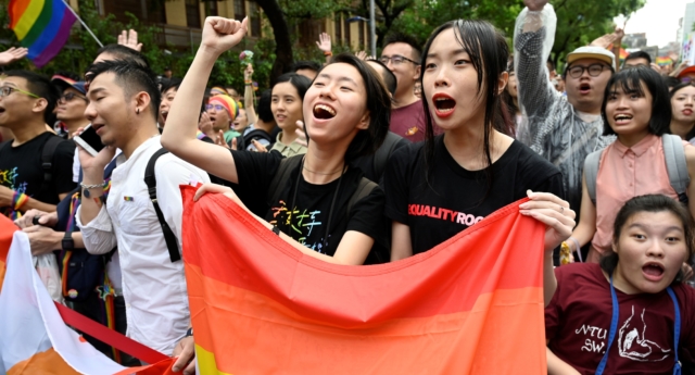 10 fotos de Taiwán celebrando la legalización del matrimonio igualitario