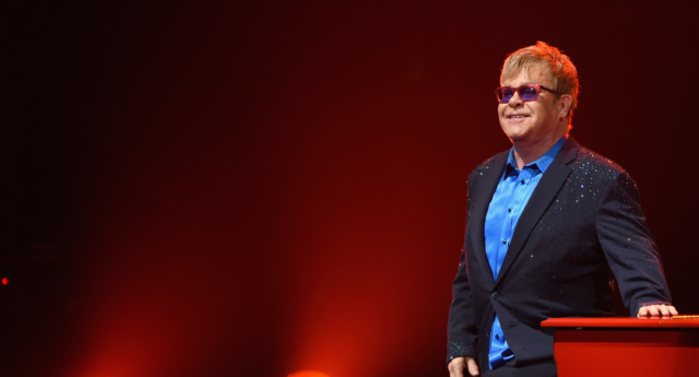 Elton John luchó para evitar que "suavizaran" el sexo y las drogas en 'Rocketman'