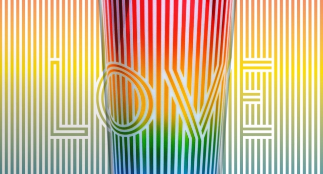 Starbucks presenta vaso color arcoíris para el Orgullo 1