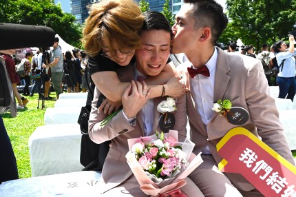 Taiwán: Cientos de parejas gays recién casadas hacen historia 2