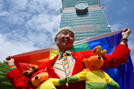 Taiwán: Cientos de parejas gays recién casadas hacen historia 3