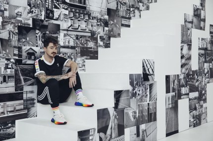 La campaña del Orgullo Adidas de la mujer gay defiende a las personas LGBT de color 3