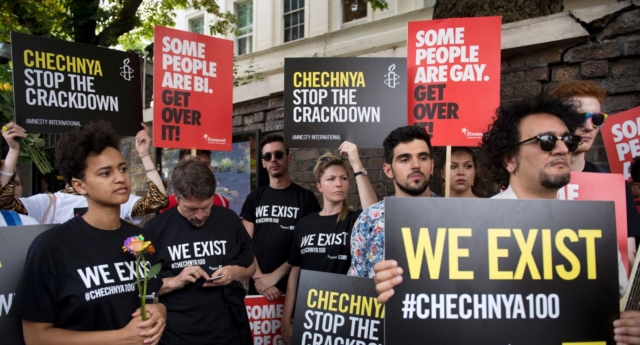 Los que respondieron a la 'purga gay' en Chechenia reciben amenazas de muerte tras el allanamiento de morada