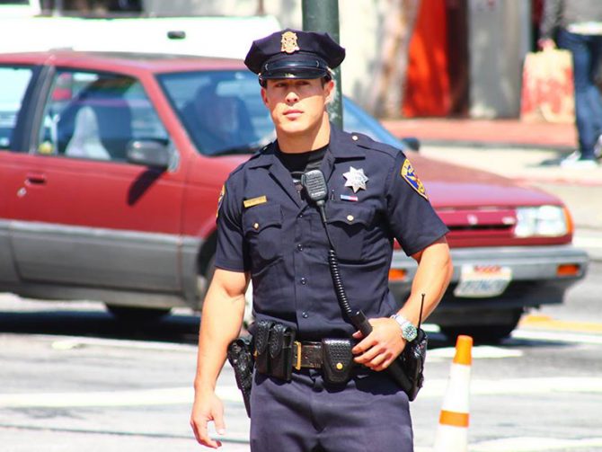 5 oficiales de policía expuestos por no cumplir sus juramentos 6