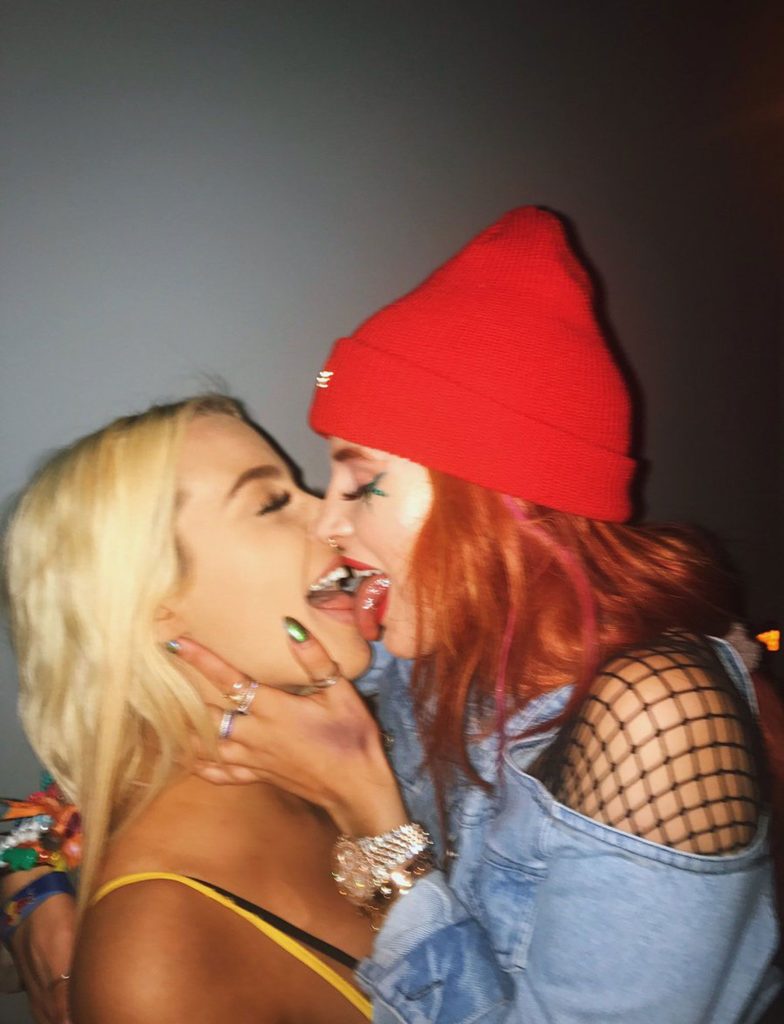 Bella Thorne: carga en Twitter contra su ex Tana Mongeau por romper 'código de chica'. 2