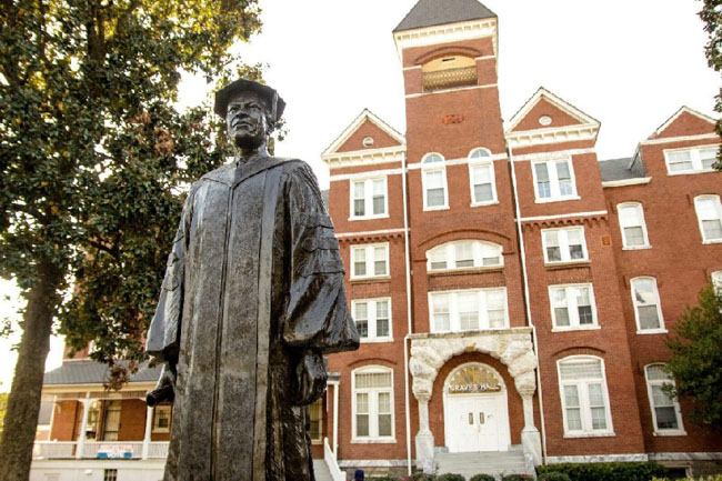 El escándalo de abuso sexual gay de la Universidad de Morehouse se ha vuelto mucho peor 1