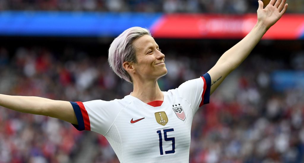 Megan Rapinoe: La BBC borra el tweet preguntando si una'lesbiana de pelo rosado' puede ser una heroína