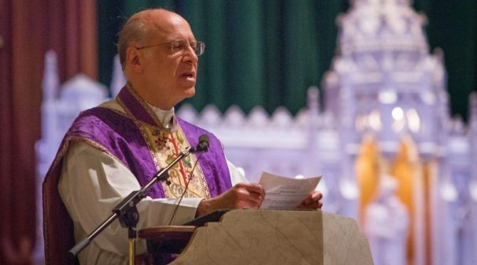 Sacerdote acusado de abuso sexual usa a monaguillos que NO abusó para mostrar su inocencia. 1