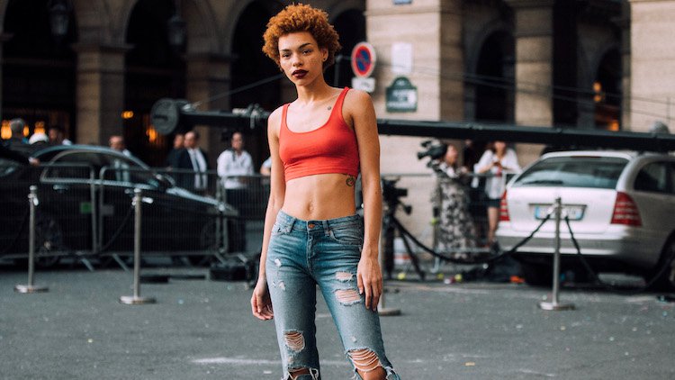 Una modelo fingió ser trans para evitar ser llamada transfóbica