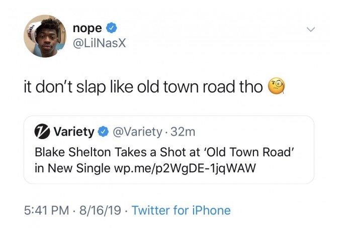 Blake Shelton niega haber insultado a Lil Nas X en su nuevo single 'Hell Right'. 2