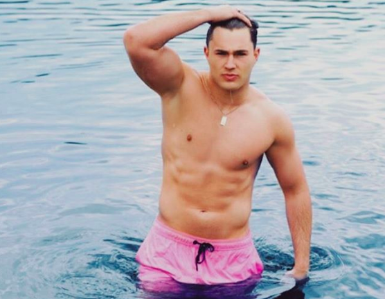 FOTOS: La estrella de la realidad Curtis Pritchard vio una fiesta en un club de striptease masculino. 1