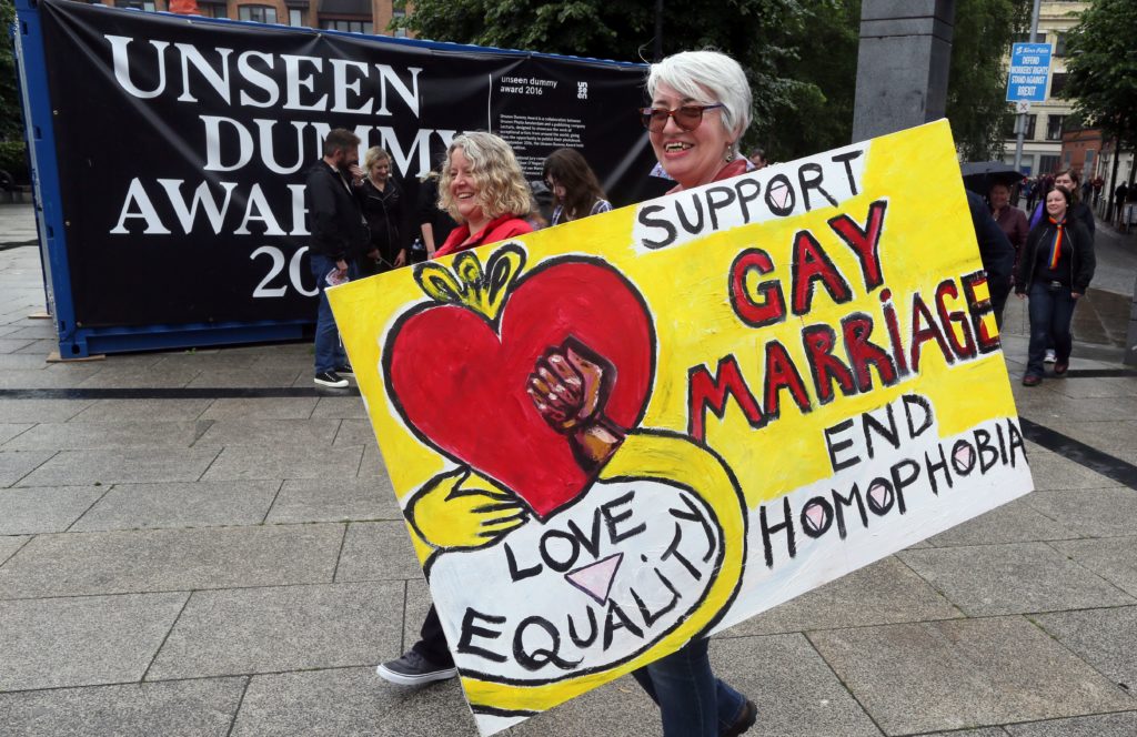 La homofobia está aumentando en países sin matrimonios entre personas del mismo sexo, según las investigaciones