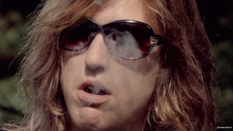 He aquí cómo las personas LGBTQ+ se ven afectadas por la crisis de los opiáceos