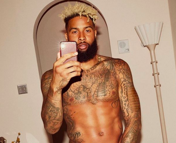 Odell Beckham Jr. calla a los homófobos burlándose de su sesión de fotos de Calvin Klein que induce a la sed.