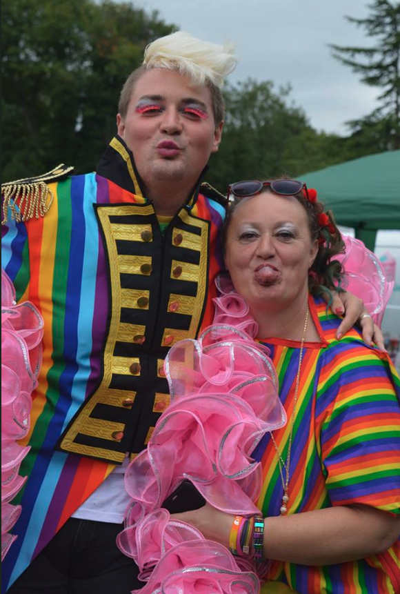 Orgullo de Warwickshire 'directamente afectado' por el abuso y las amenazas de muerte 2