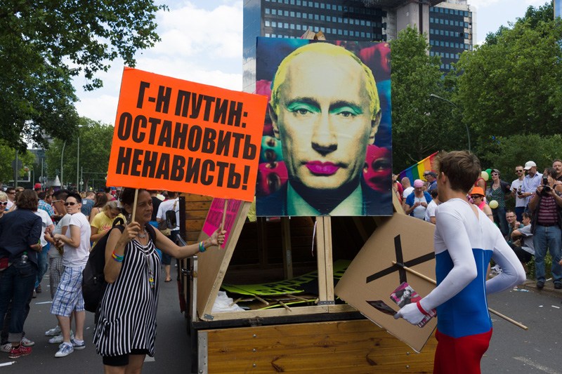 Activistas de la comunidad LGBT son perseguidos y asesinados en Rusia.