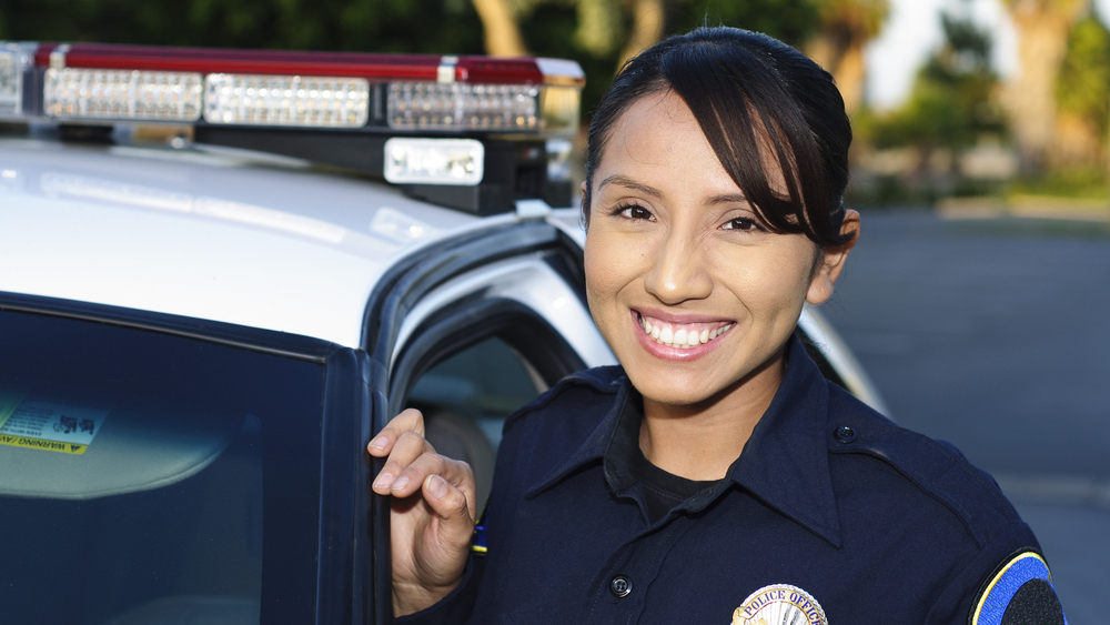 Un departamento de policía de Estados Unidos ofrece trabajo a 40 mujeres trans y luego las supera 1