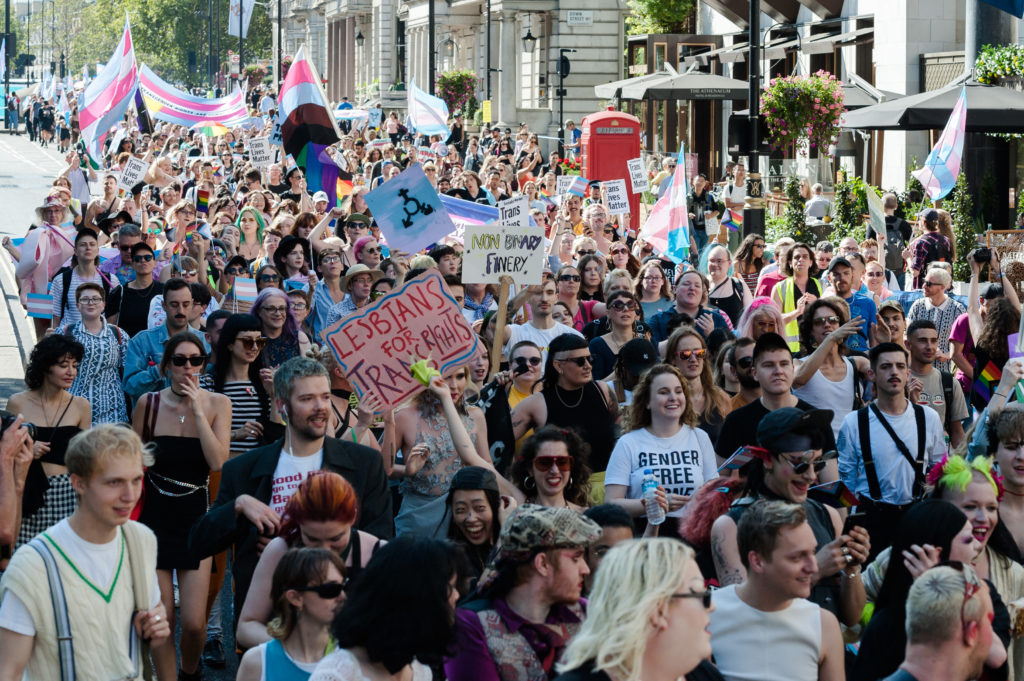 La primera marcha del Orgullo Trans+ en Londres 4