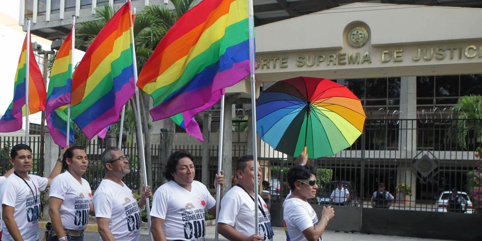 En El Salvador piden resolver unos asesinatos de personas LGTB