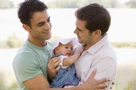 El derecho de la maternidad de una pareja gay