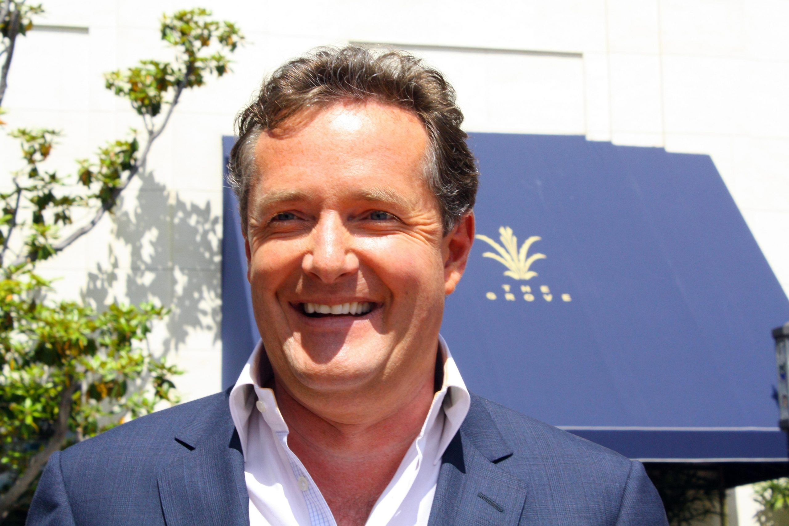 Piers Morgan alardea por ser 'muy popular en los clubes gay'