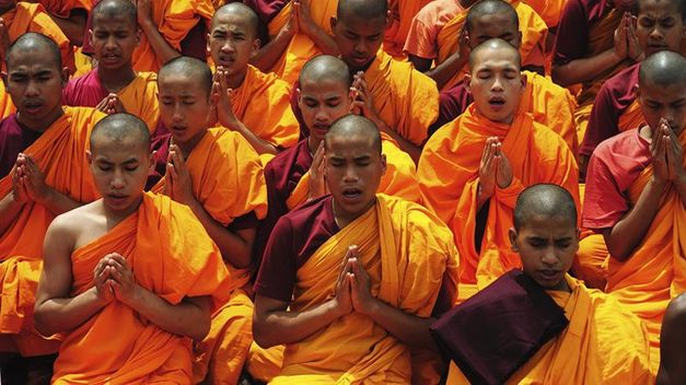 El monje rebelde que apoya los derechos LGTB