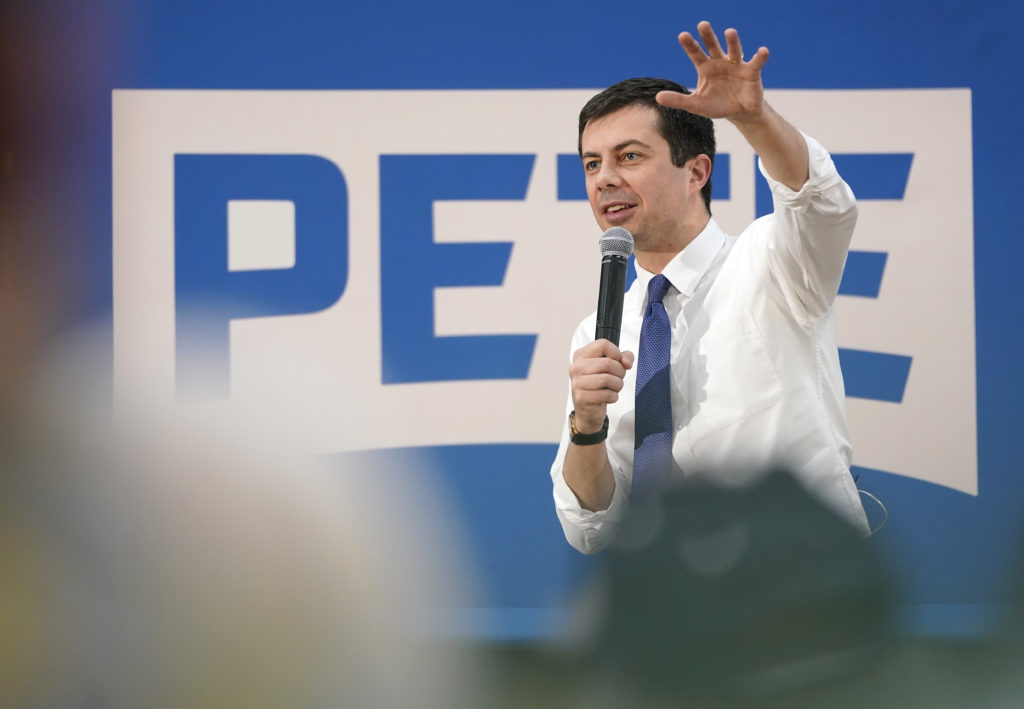 Pete Buttigieg destruye a Donald Trump