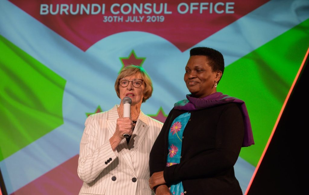 Margaret Court cónsul honoraria de Burundi