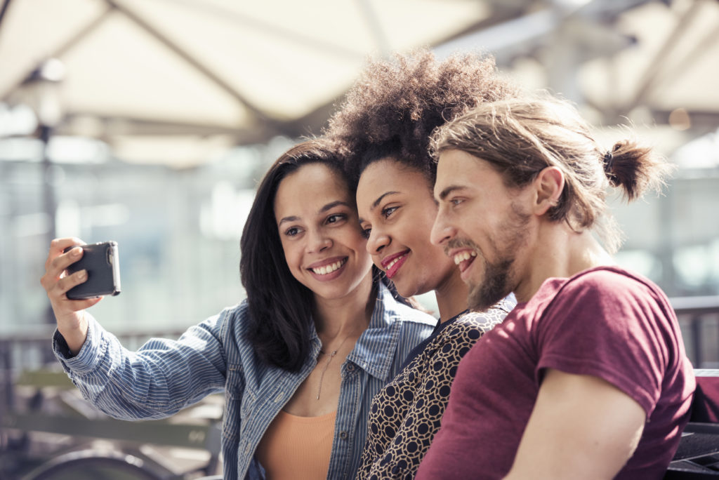 ¿Será posible la legalización de las relaciones poliamorosas?