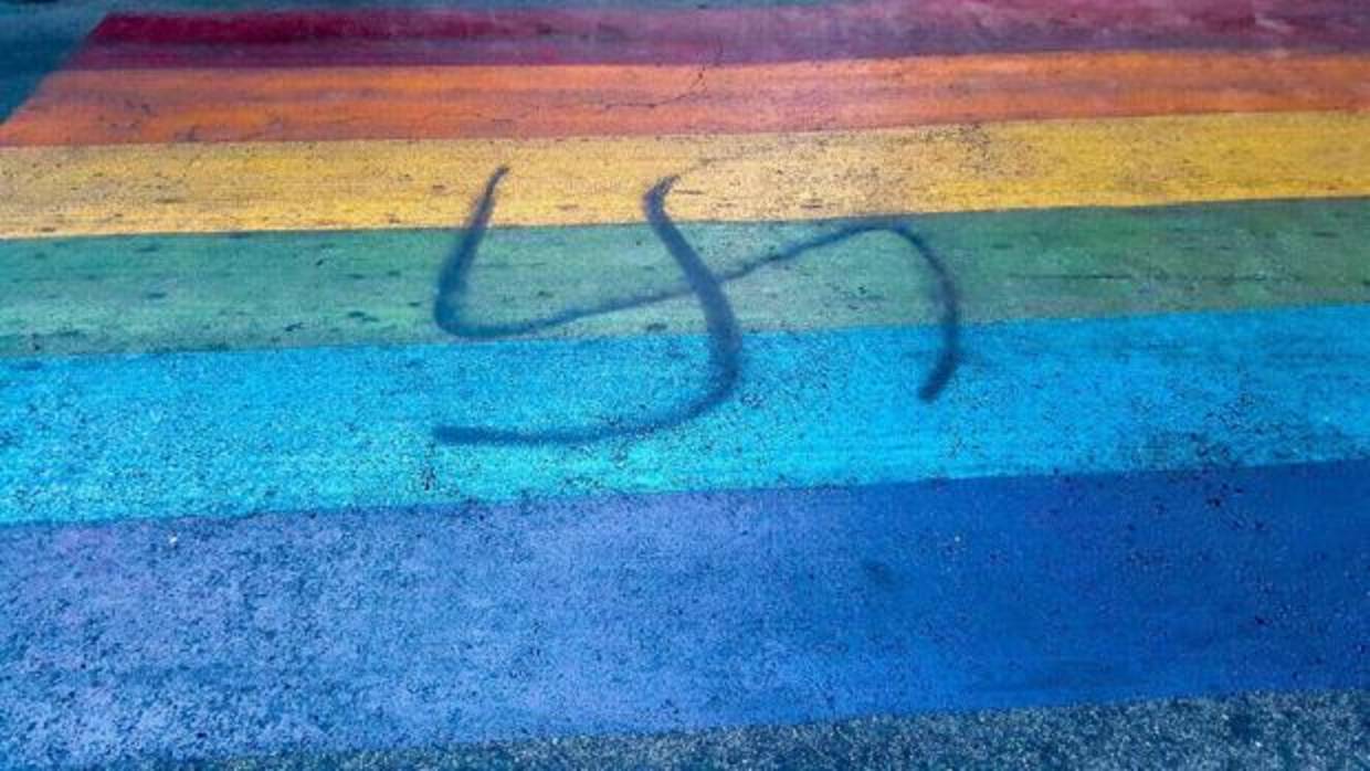 Una tienda LGBT friendly es atacada por una esvástica en Israel