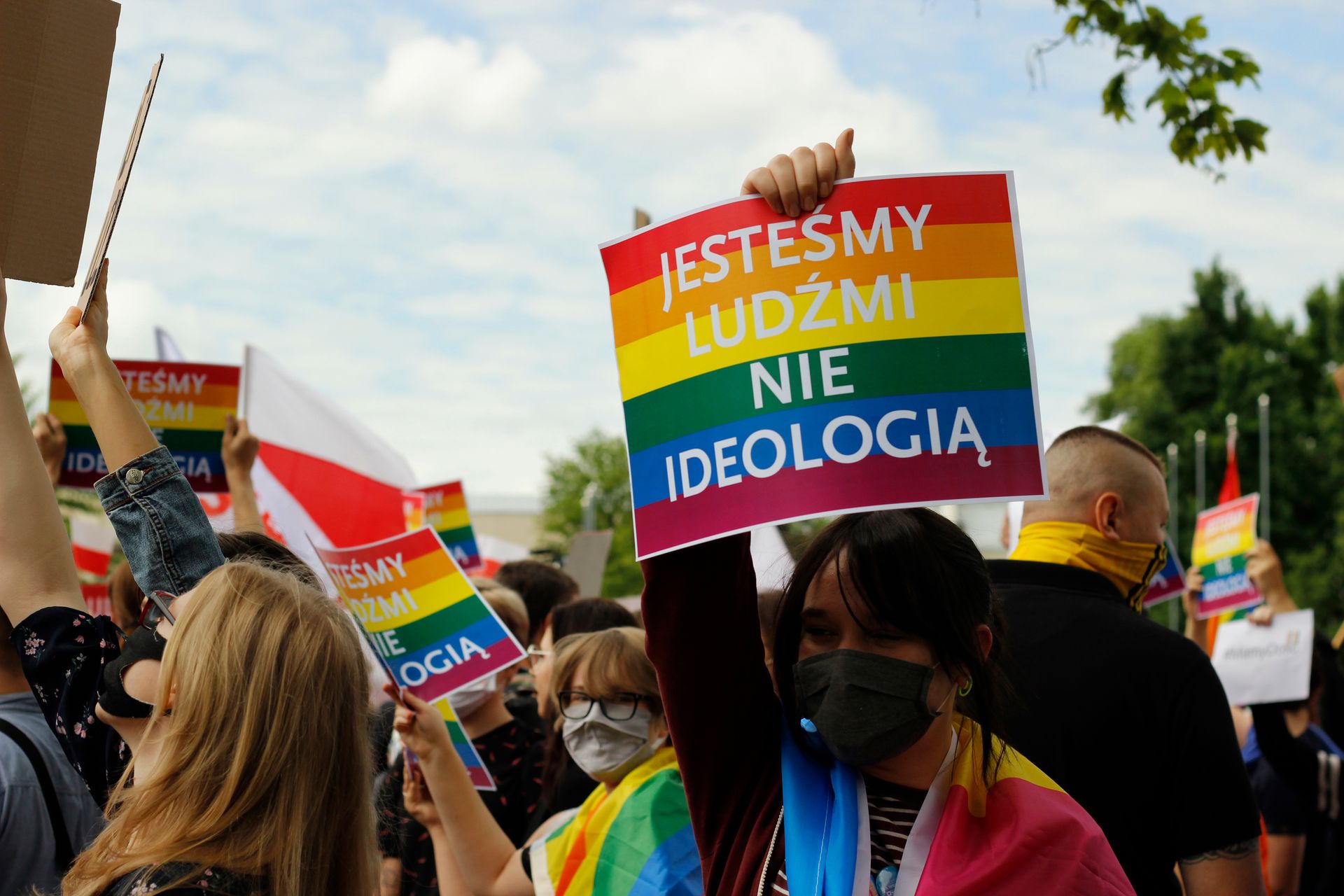 Polonia aviva el odio homofóbico mientras comparan el ser gay con el ser nazi