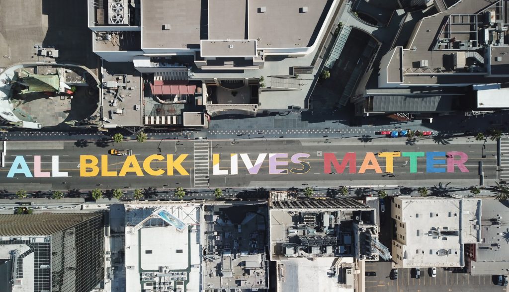 La pintura callejera  "All Black Lives Matter" permanecerá permanentemente para honrar a la comunidad gay negra