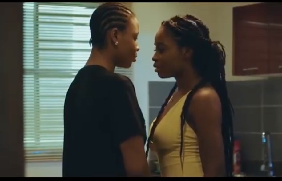 El lanzamiento ilegal de una película de amor lésbico en Nigeria