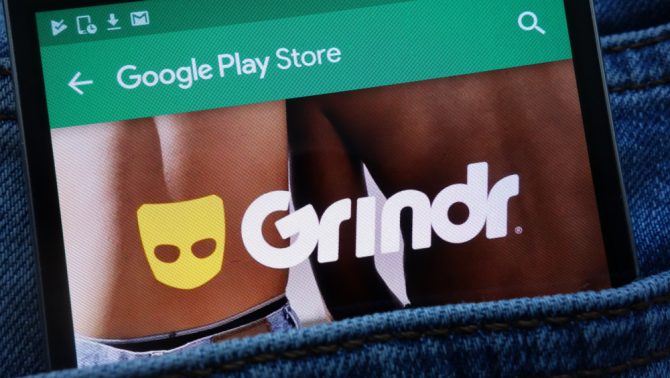 Grindr, location, security flaw