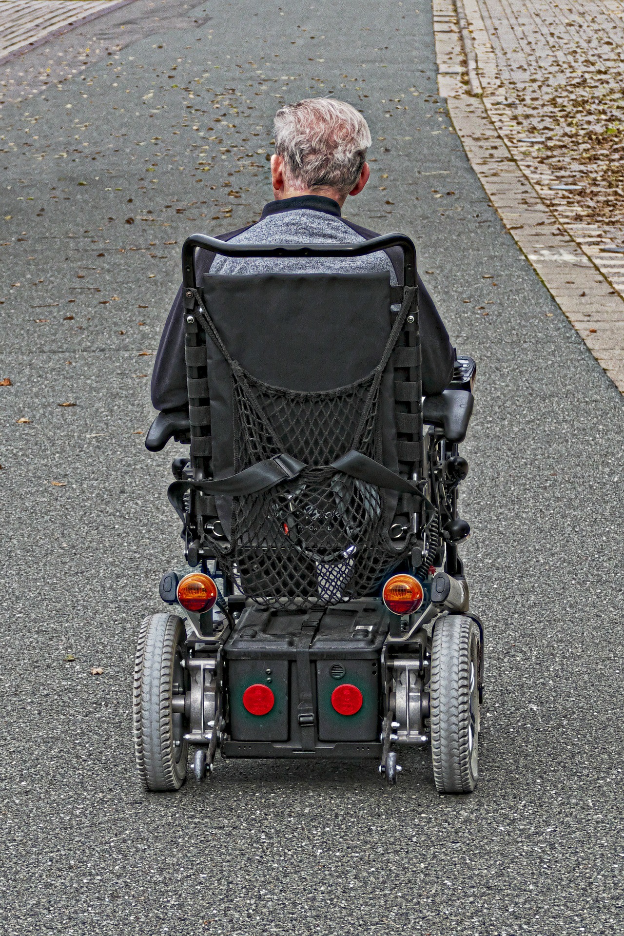Seguridad y movilidad, claves en el mantenimiento de una silla de ruedas