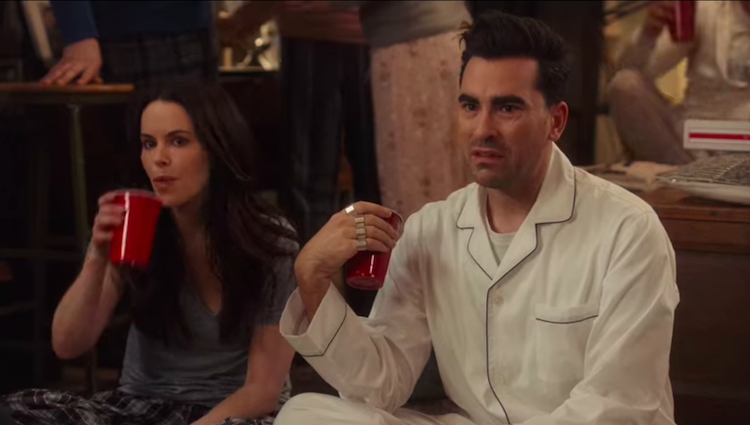 'Schitt's Creek's Dan Levy Slams Network Censoring Gay Kiss Schitt's Creek censored gay kiss.