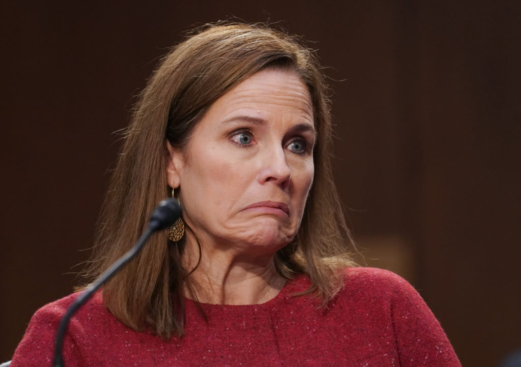Amy Coney Barret se disculpa por decir que ser LGTB es una preferencia