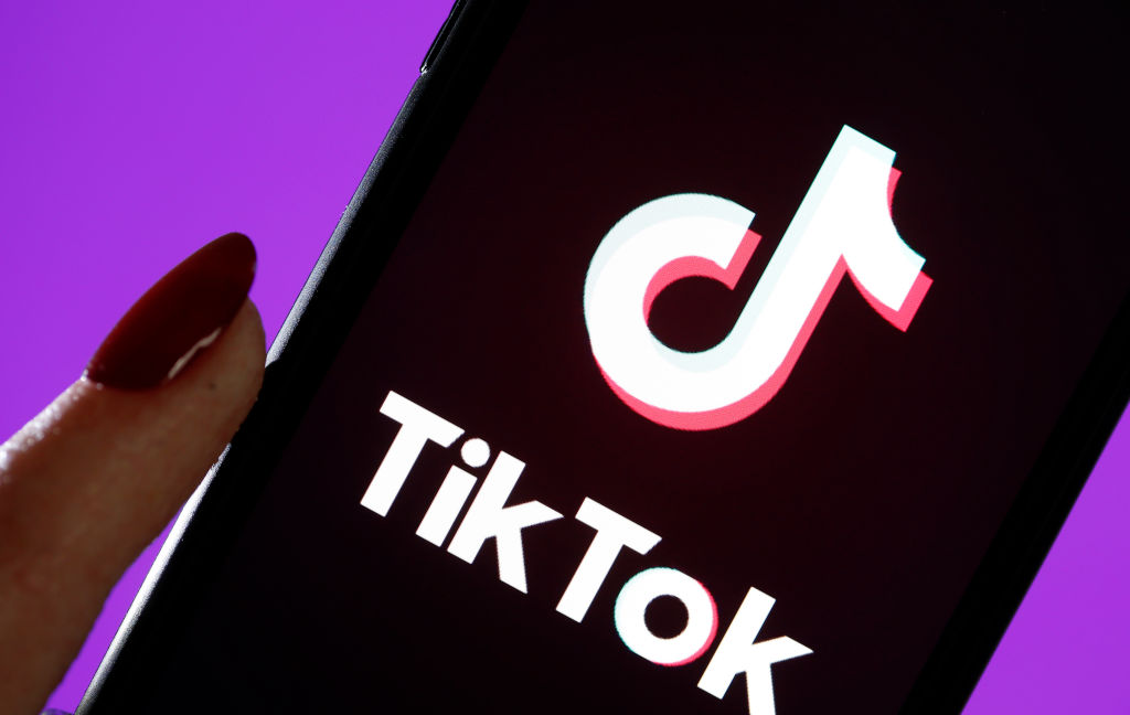 TikTok anuncia la prohibición del contenido sobre la terapia de conversión