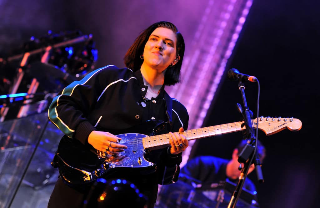 Romy Madley Croft no siente miedo de escribir canciones Queer