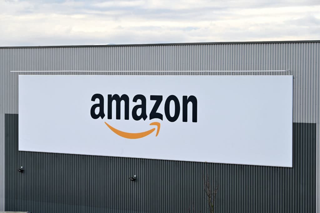 Amazon "invita" a dejar su plataforma a grupos anti-LGTB+