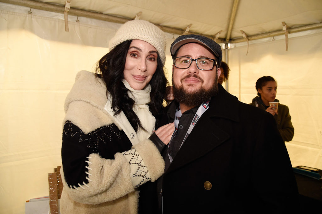 Cher admite que no manejó a su hijo trans, Chaz Bono, que está saliendo 