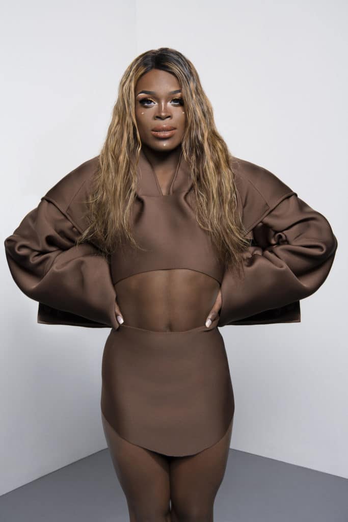 Asttina Mandella, de Drag Race UK, se refiere a no hablar de las minorías después de la controversia de la BBC.