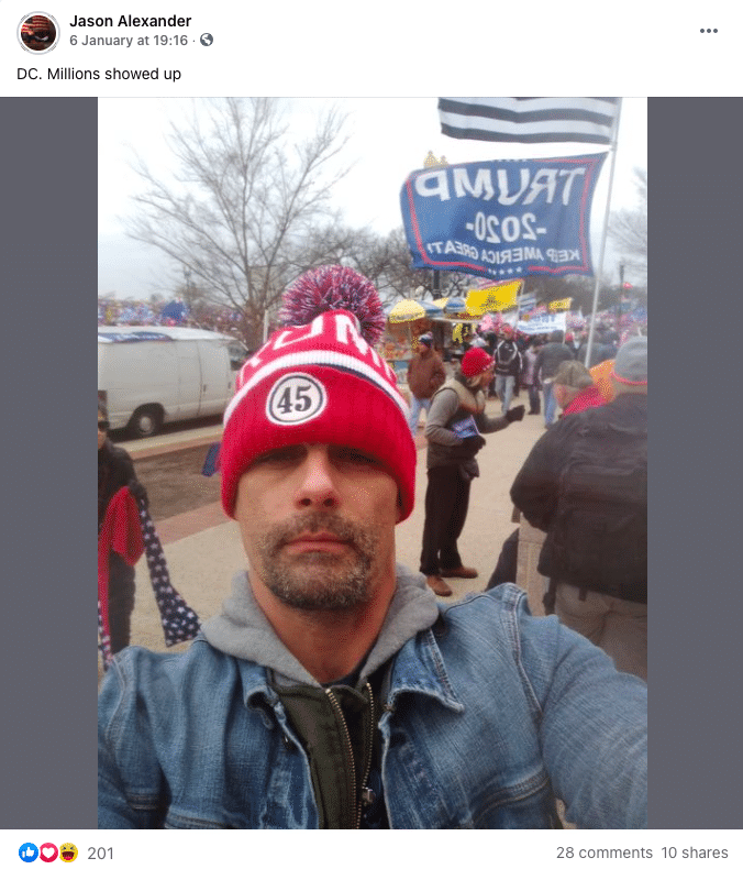 El ex-marido de Britney Spears, anti-vaxxer, de la Tierra plana, se jacta de asistir al caos del Capitolio de los EE.UU.