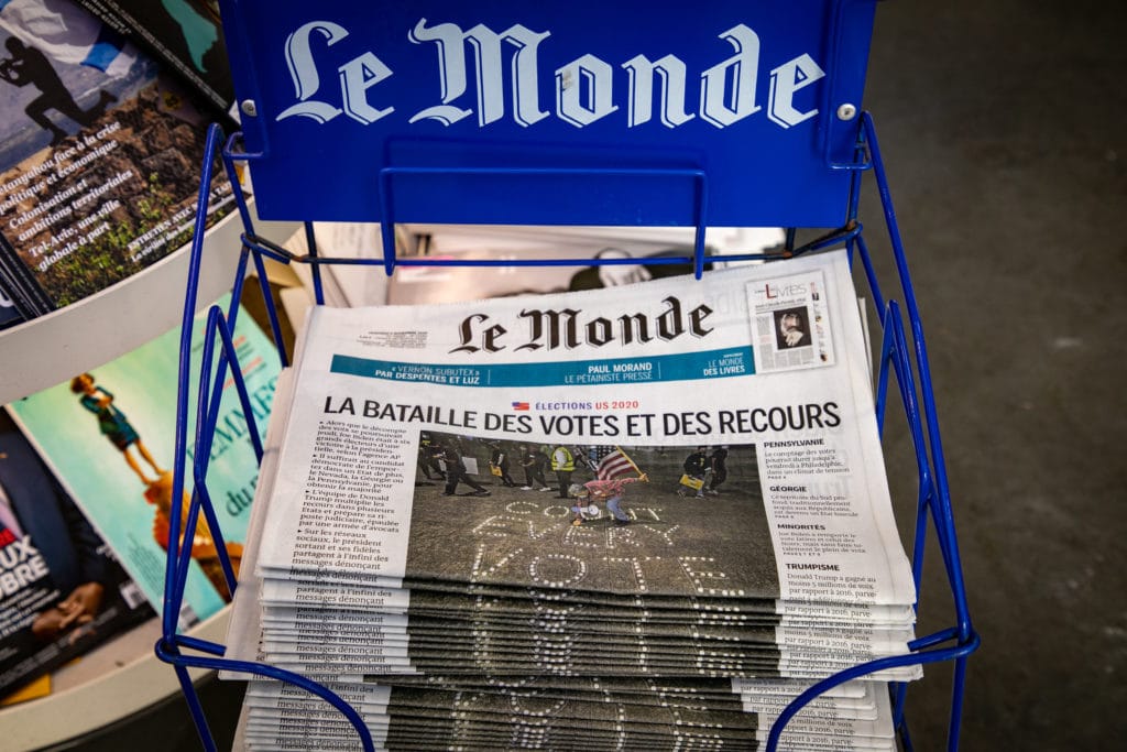 Le Monde se disculpa por una caricatura transfoba en su periódico
