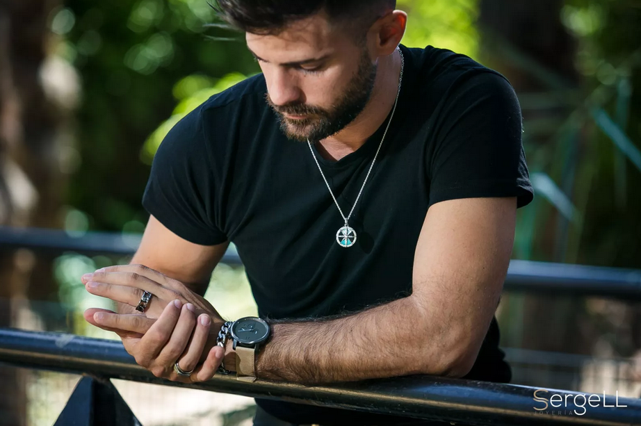 ¿Por qué los hombres deberían usar más joyería en sus looks? Joyería SergeLL