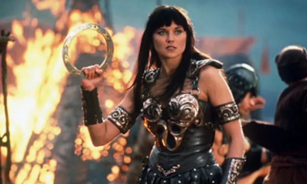 La leyenda de Xena Lucy Lawless golpea a la estrella de Hércules Kevin Sorbo por vender la conspiración de disturbios en el Capitolio.